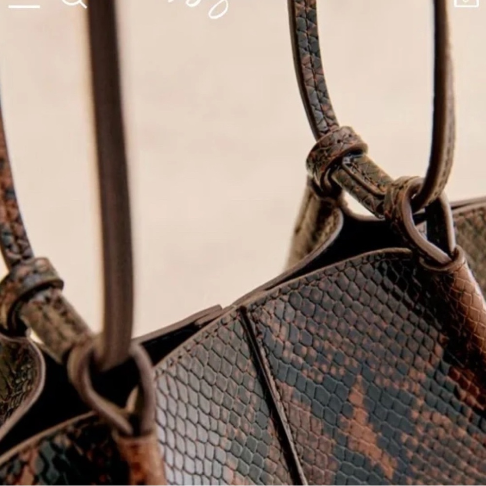 😍NWT Sézane Romie Snake Print Tote - Picture 6 of 6